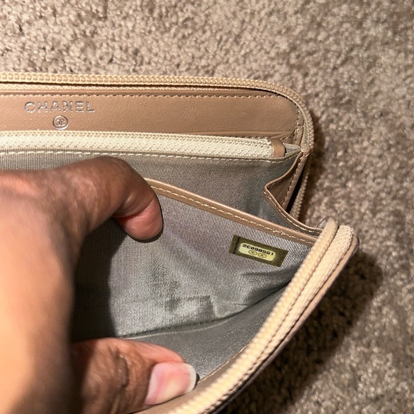 Chanel Zippy - Picture 4 of 17